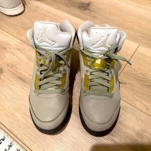 Jordan Retro 5 Jade Horizon size 8.5 M